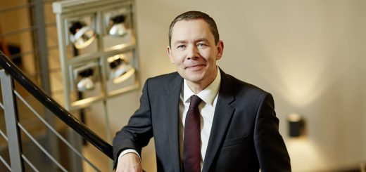Karl-Heinz Pawlizki, CEO der Dorint GmbH, wurde beim Certified Star Award als „Hotelpersönlichkeit des Jahres“ ausgezeichnet. Fotograf: Hagen Willsch